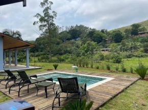 Maravilhoso sítio com piscina e churrasqueira